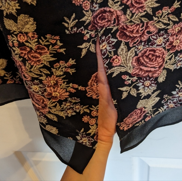 Kismet Floral Blouse XSmall - Picture 4 of 5